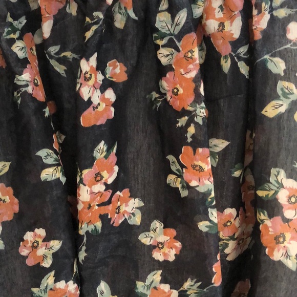 Dress with floral bottom - Picture 4 of 12